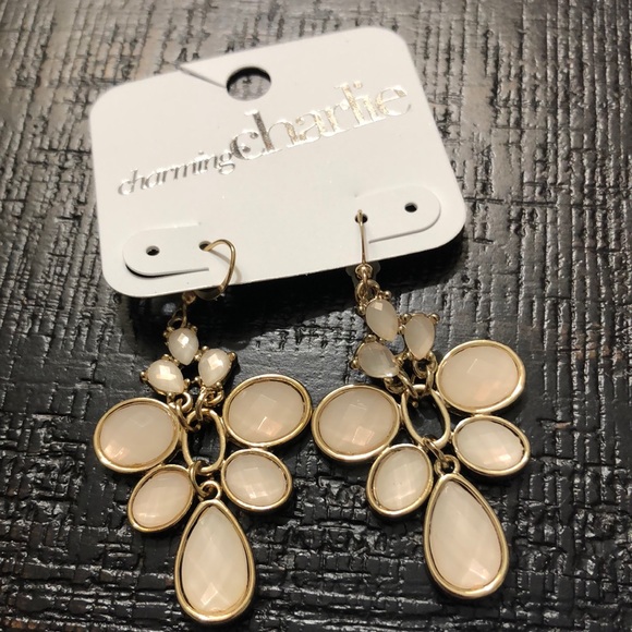 NWT Gold Tone & Off White Chandelier Earrings!! - Picture 1 of 4